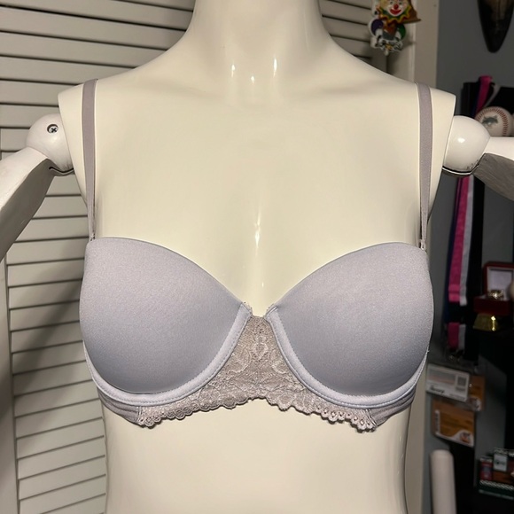 Maidenform Other - Maidenform Bra that can be worn Strapless or with straps size 34B